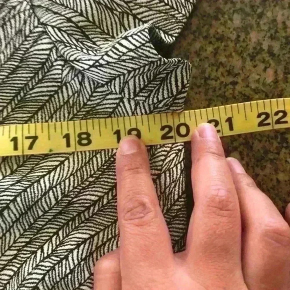 ZARA Basic Collection Black and White Geometric V front short sleeve dress Large - Picture 9 of 11